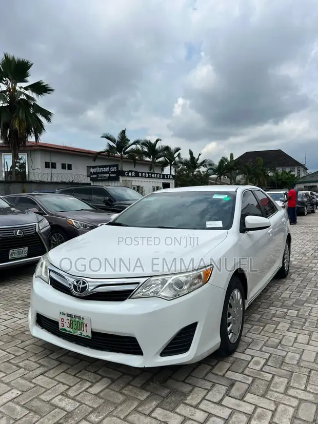 Toyota Camry 2013 Fari - 1