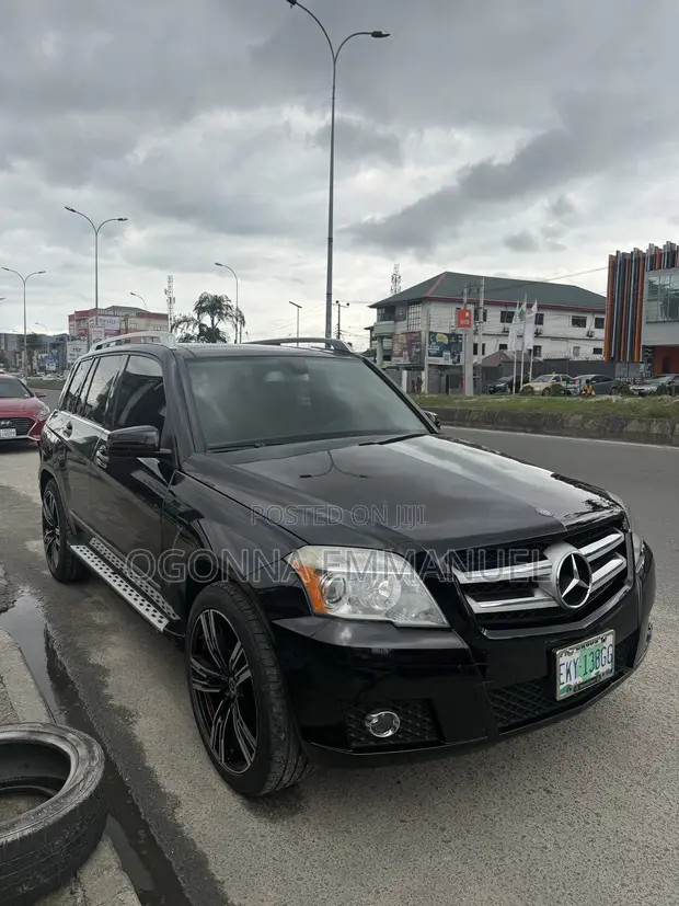 Mercedes-Benz GLK-Class 2010 Black - 1
