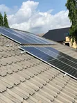 5kWh Lithium Battery tare da 6.5kVA SMS Hybrid Inverter - 1
