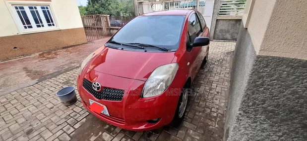 2008 Toyota Yaris 1.0 VVT-i Red - 1