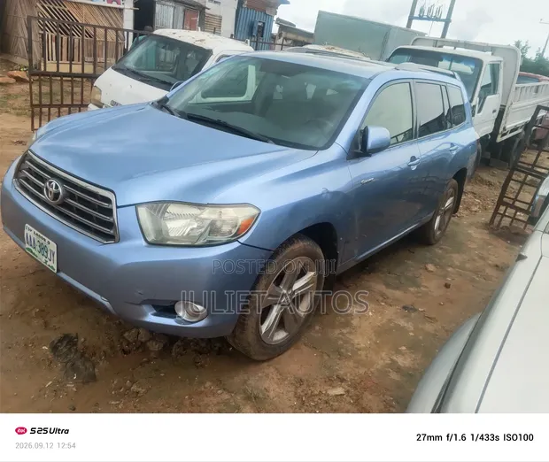 Toyota Highlander 2009 Blue - 1