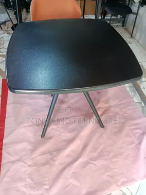 Black Square Table Mai Kafa Masu Matsakaici