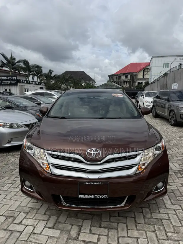 Toyota Venza 2012 Brown - 1