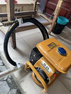 Fuji Robin 5.0HP Petrol Concrete Vibrator