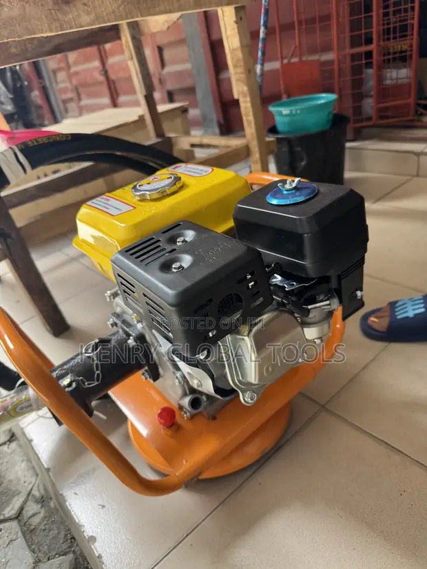Honda 5.0HP Petrol Concrete Vibrator with Flexible Shaft - 1