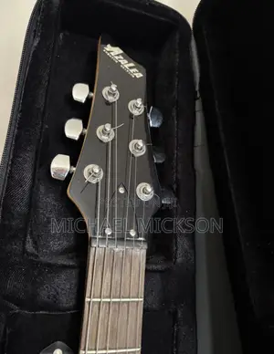 Azalea Electric Guitar da Hard Case Mai Padding