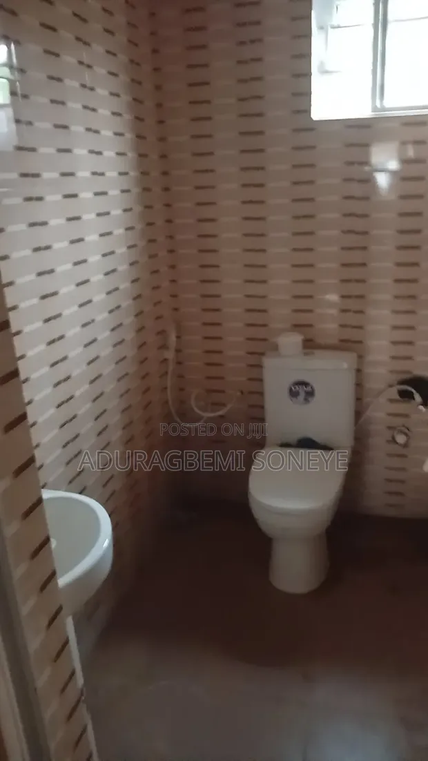 Babban Daki Mai Rufi Da Kicin, Ogijo - 1