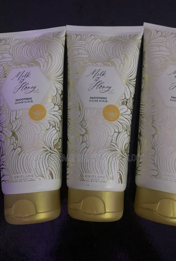 Oriflame Milk & Honey Gold Smoothing Body Scrub - 1