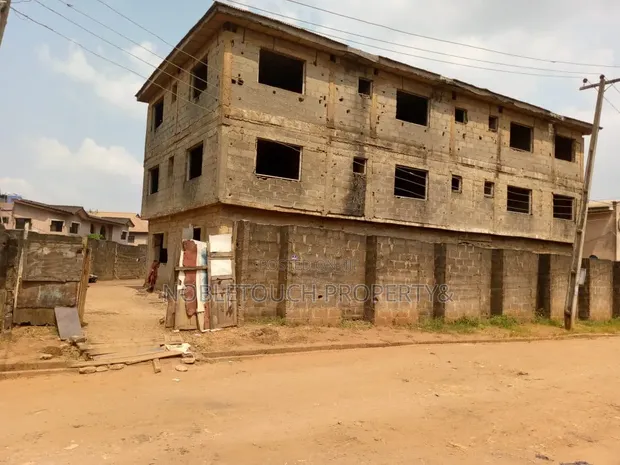 Gidan Baki Mai Dakuna 72 da Ba a Gama Ba Don Siyarwa, Ikotun Egbe - 1