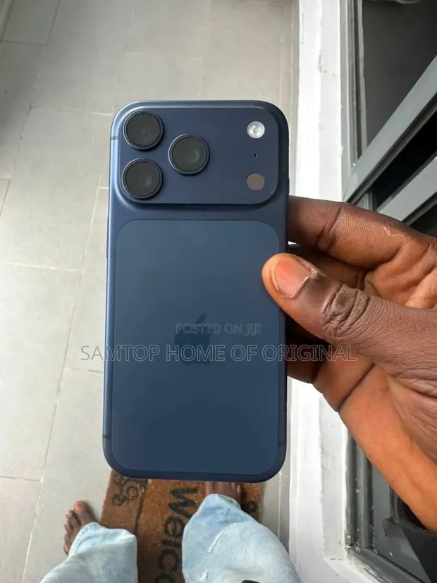 Apple iPhone 17 Pro 256GB Blue (UK Used) - 1