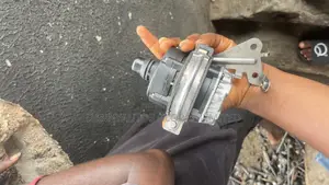 Auxiliary Coolant Pump na Mercedes-Benz GLC 300, C300, E300 (W205)