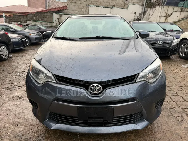 Toyota Corolla 2016 Grey - 1