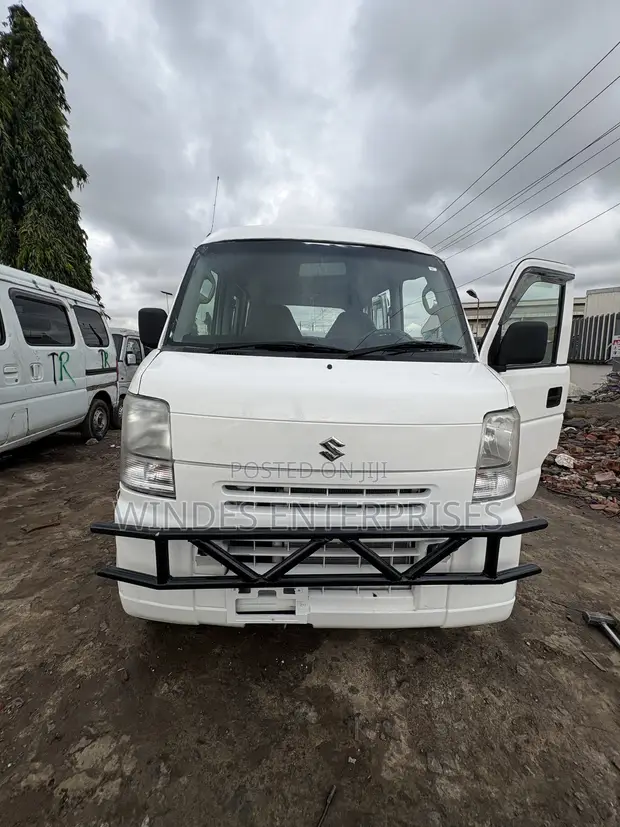 Suzuki Every Wagon 2012 White - 1