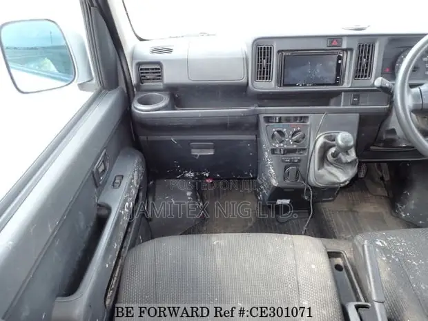 Daihatsu Hijet 2013 Silver - 1