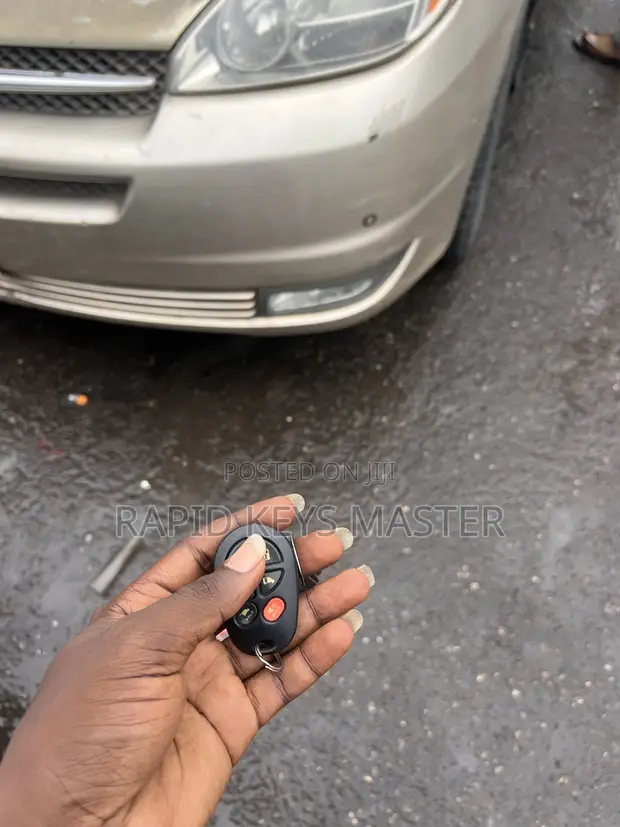 Auto Locksmith: Car Key Programming & Duplication - 1