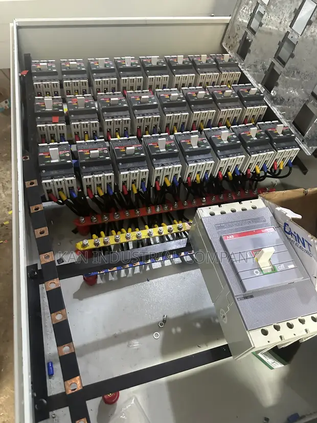 ABB 24-Way Distribution Board, 125A - 1