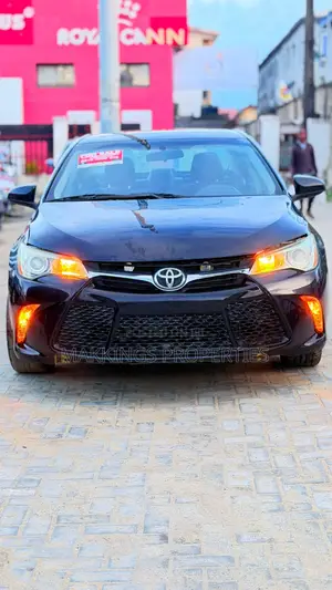 2017 Toyota Camry SE - Foreign Used