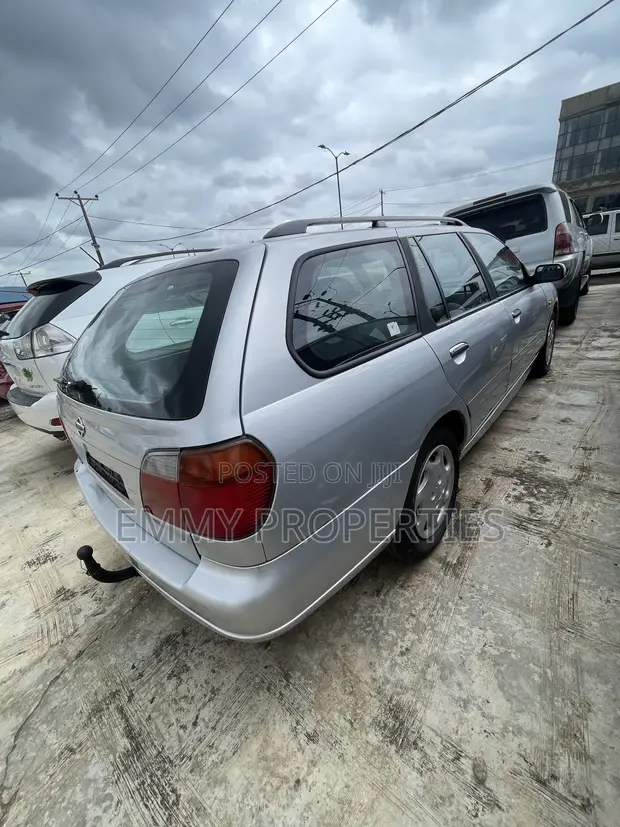 Nissan Primera Wagon 2000 Silver - 1