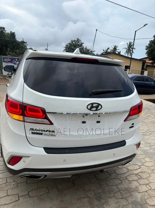 2017 Hyundai Santa Fe Limited Ultimate FWD White - 1