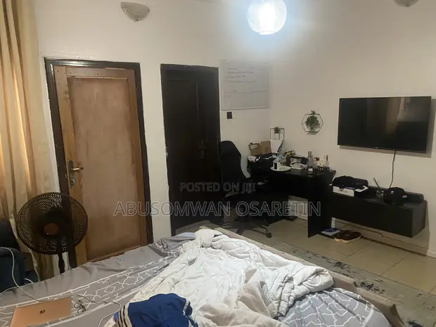 1 Bedroom Shared Apartment for Rent in Agungi - 1
