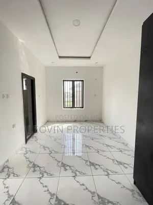 1-Bedroom Apartment da ake siyarwa a Abraham Adesanya Estate, Ajah