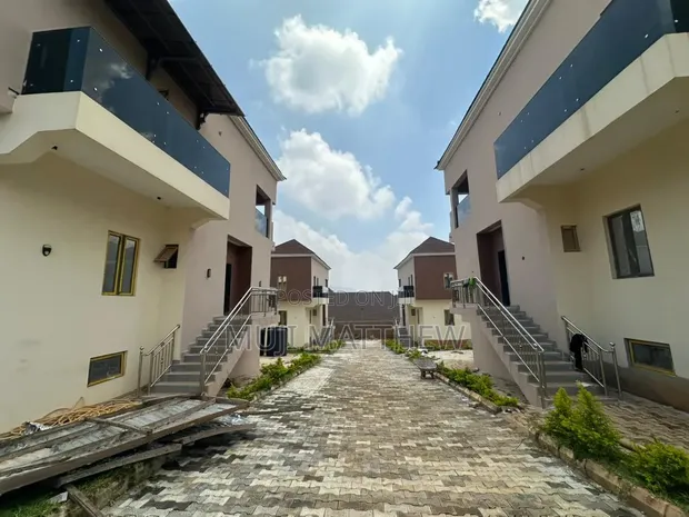 5 Bedroom Duplex Don Sayi a Asokoro - 1