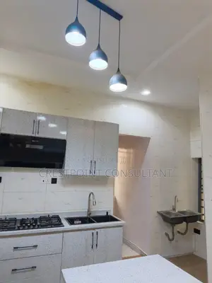 Gidan Wanka Mai Dakuna 3 da Aka Zuba Kayan Saka don Sawa a Magodo GRA