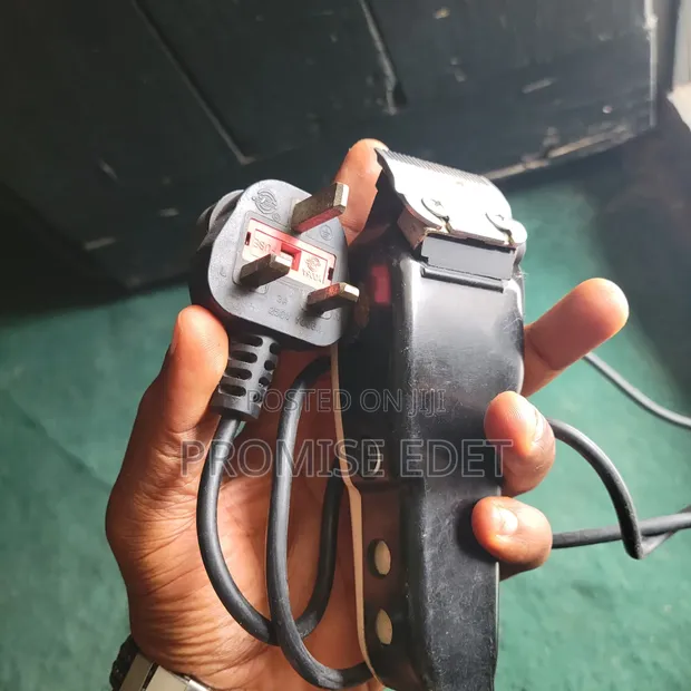 Vanessa Barbing Clippers - Used Like New - 1