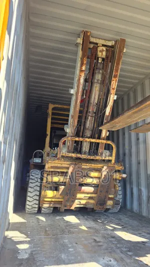 Clark Forklift 5.5 Ton Daga Ƙasashen Waje