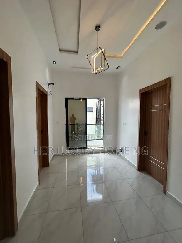 1 Bedroom Shared Apartment for Rent in Ikota Villa Estate - 1