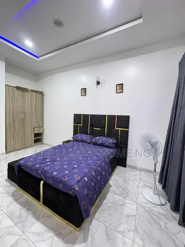 Gidan Kwana 1 na Raba a Ikota Villa Estate don Siyarwa - 1