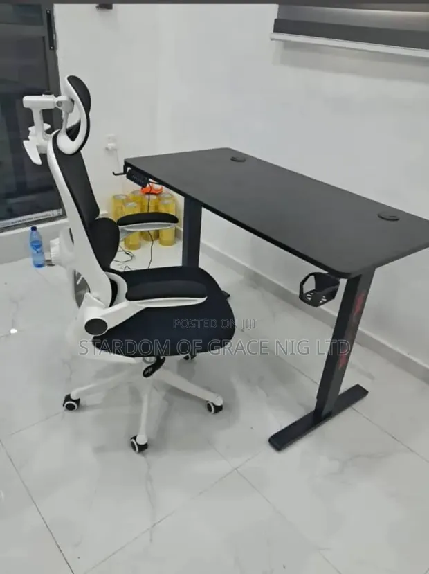 1.4m Electric Adjustable Game Desk - 1