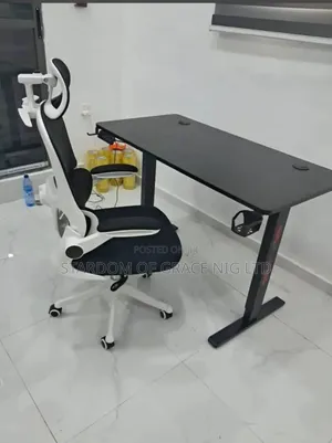 1.4m Electric Adjustable Game Desk