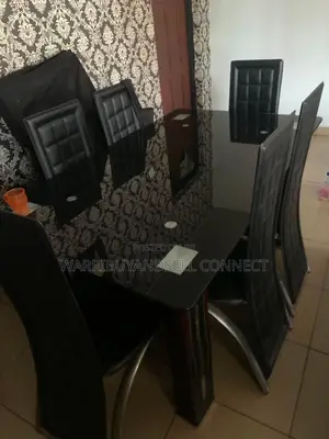 Home Interiors Six-Seater Dining Set