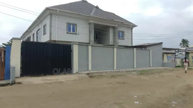 6-Bedroom House for Sale in Igbogbi Estate, Obafemi-Owode - 1