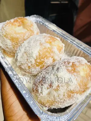 Sweet Cravings: Foil Cakes, Birthday Cakes, Small Chops & Desserts