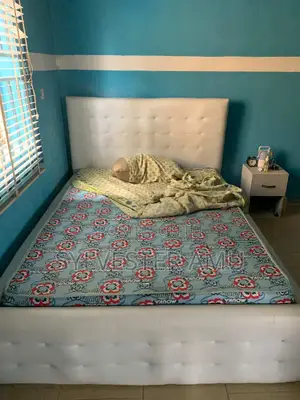 4.5 by 6 Feet Leather Bed Frame Mai Amfani