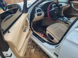 BMW 328i 2014 Fari