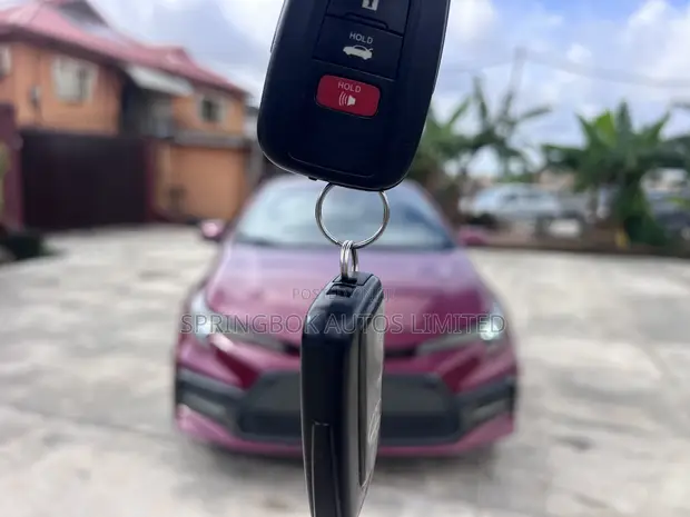 Toyota Corolla SE 2022 Burgundy - 1