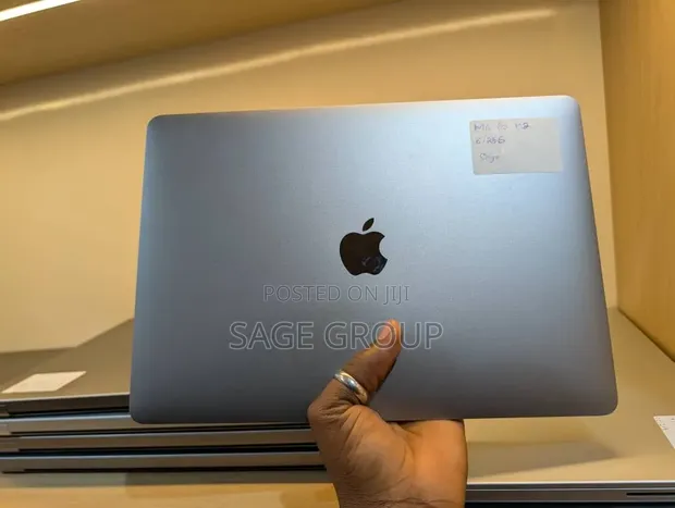 Apple MacBook Pro 2022 M2 8GB RAM 256GB SSD - 1