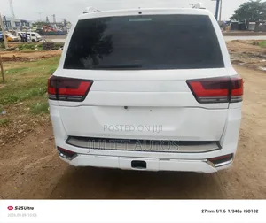 Toyota Land Cruiser 2010 White (Bulletproof)