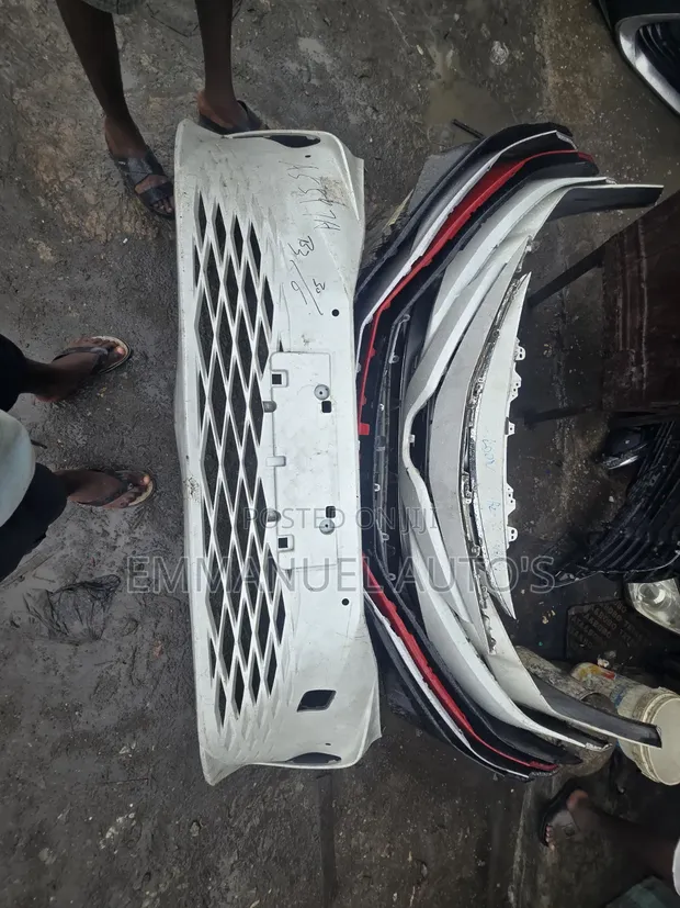 Toyota Camry 2024 LE Bumper - 1