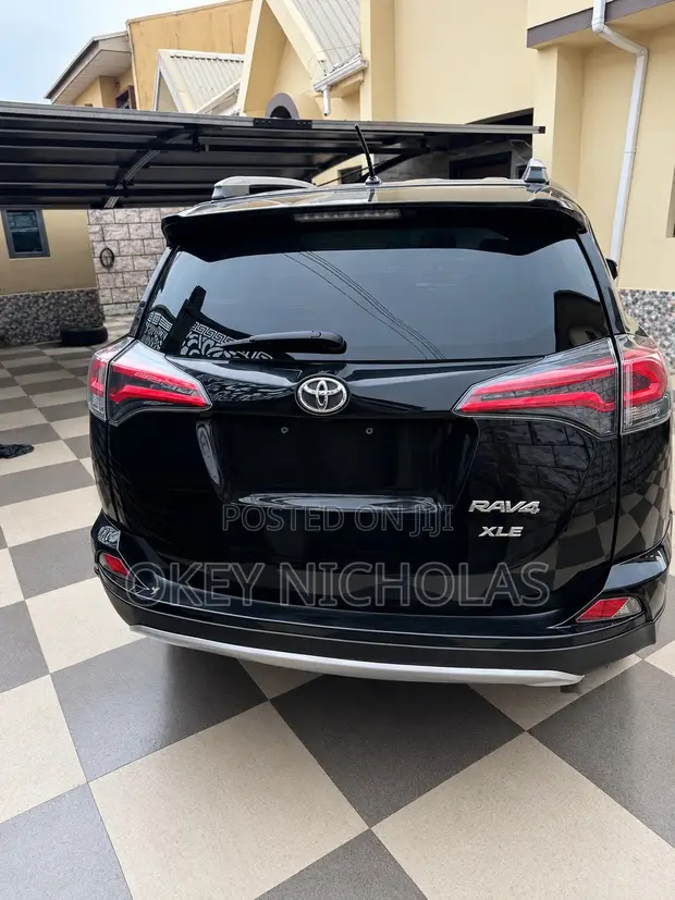 Toyota RAV4 LE 2015 SUV - 1