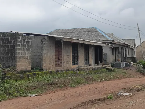 3-Bedroom Bungalow da Shaguna don Siyarwa a Ori Oke Imole, Ifo - 1