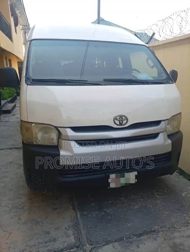 Toyota HiAce 2013 White - 1