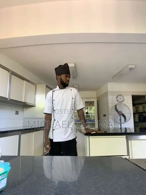 Professional Chef with 10+ Years Experience - 1