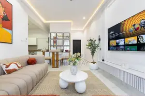 Sabo 2-Bedroom Shortlet da Smart TV & Saurin WiFi | Lekki Phase 1