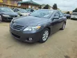 Toyota Camry LE 2011 Launin Fari - 4