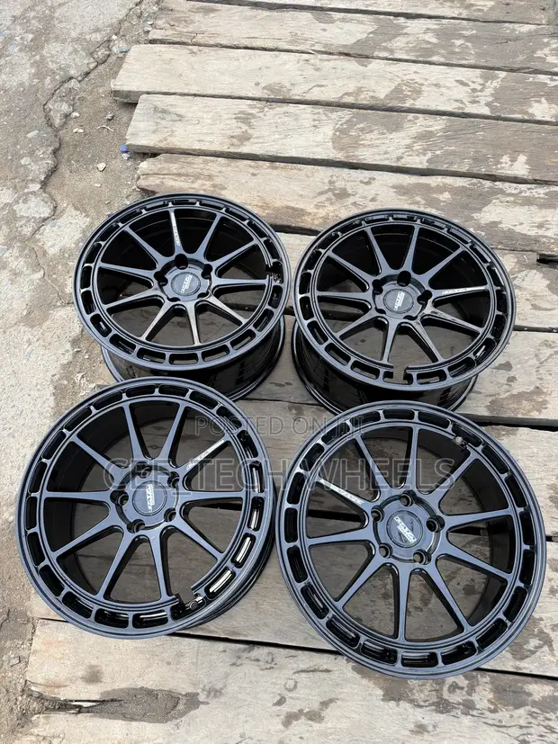 Rugged 18-Inch Universal Wheels - 1