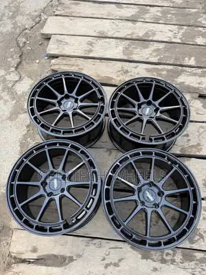 Rugged 18-Inch Universal Wheels